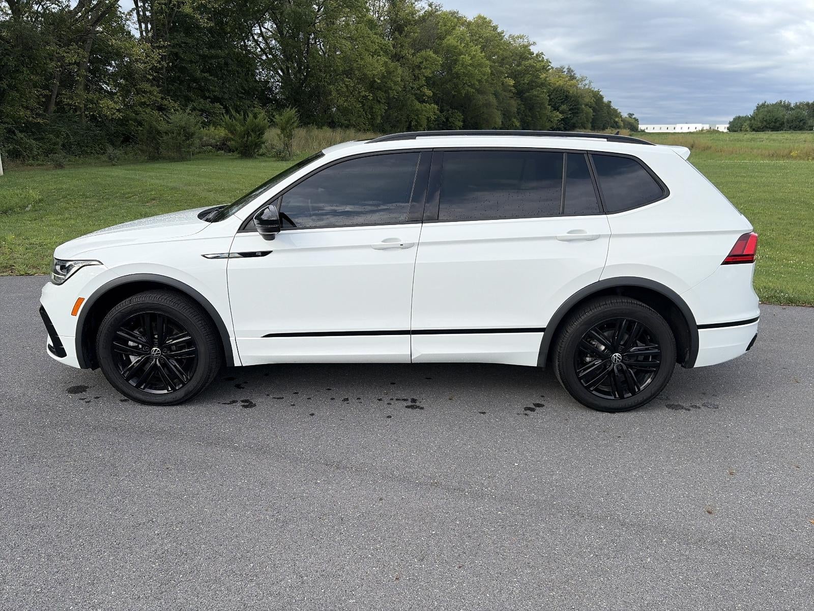 2022 Volkswagen Tiguan 2.0T SE R-Line Black 4MOTION