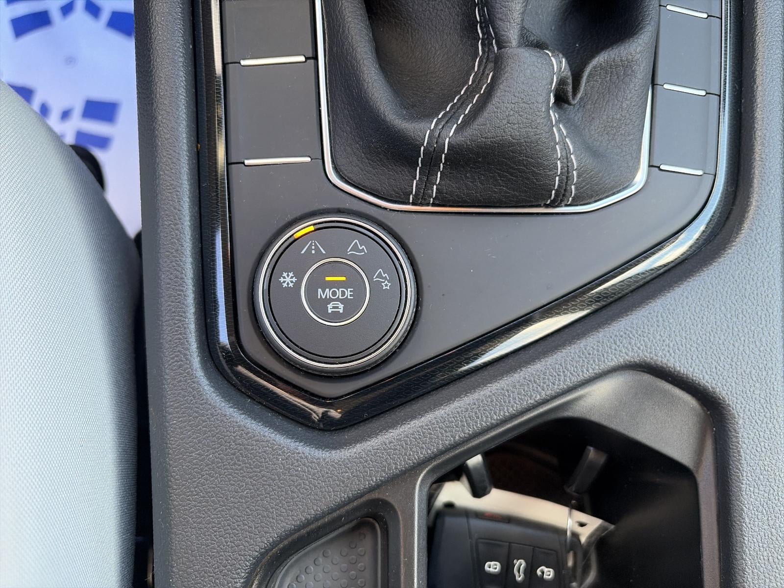 2025 Volkswagen Taos S 4MOTION