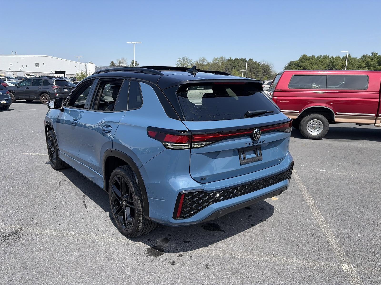 2025 Volkswagen Tiguan 2.0T SE R-Line Black 4MOTION