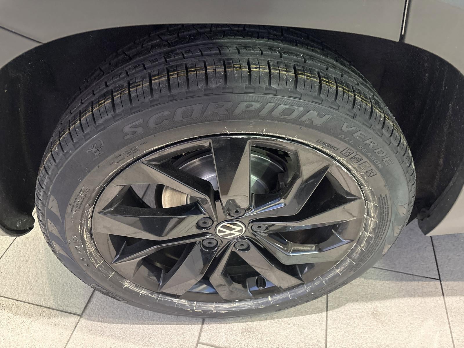 2022 Volkswagen Taos SE FWD