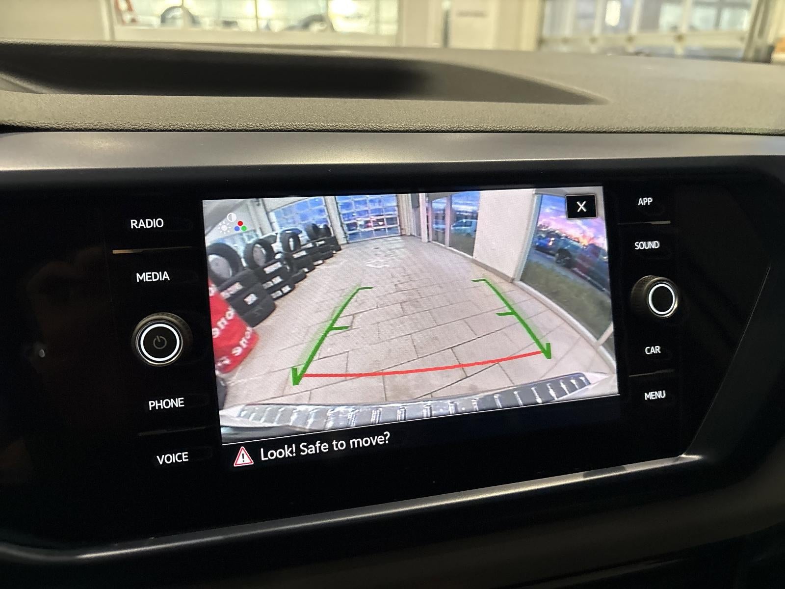 2022 Volkswagen Taos SE FWD