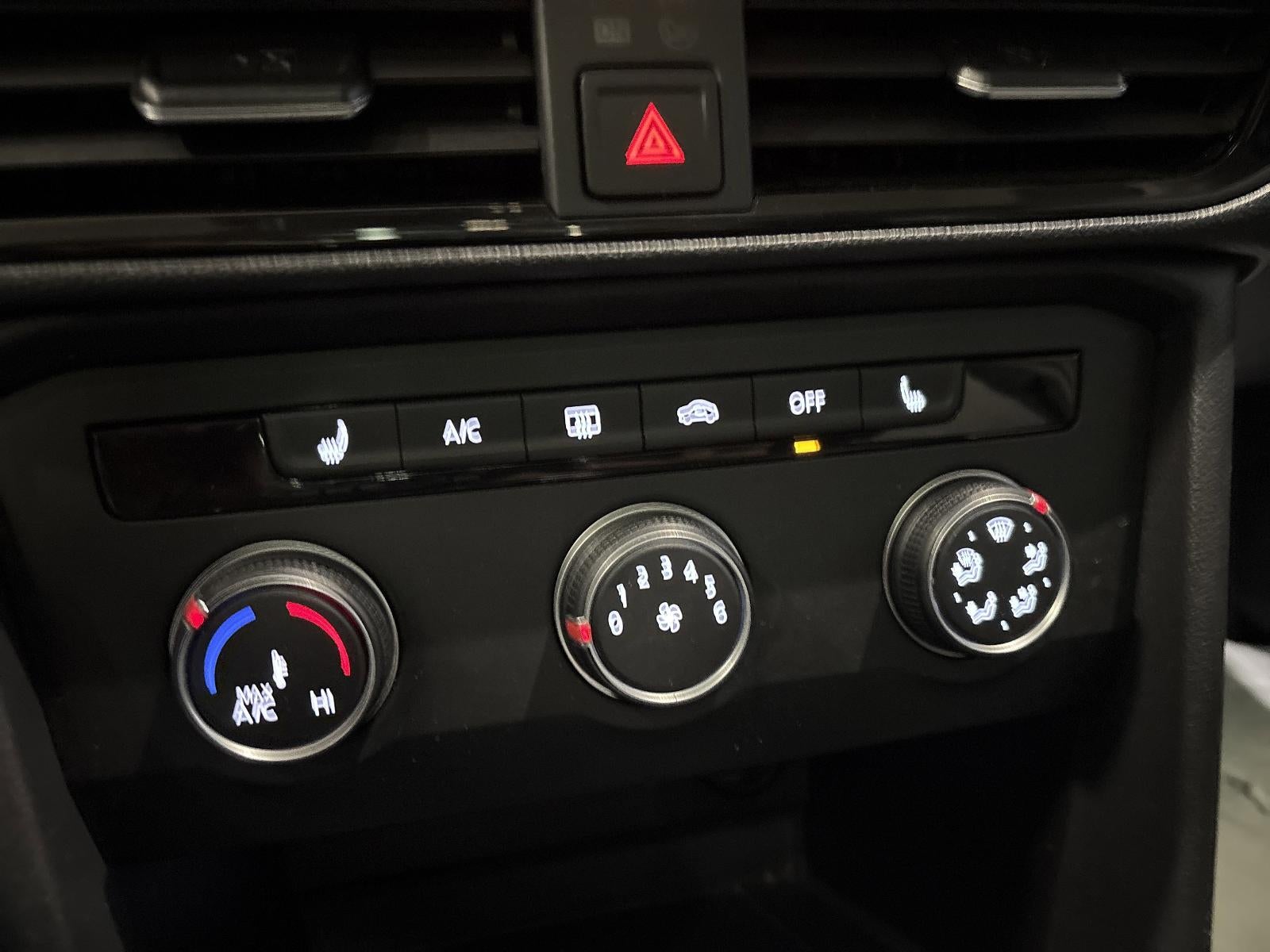 2022 Volkswagen Taos SE FWD