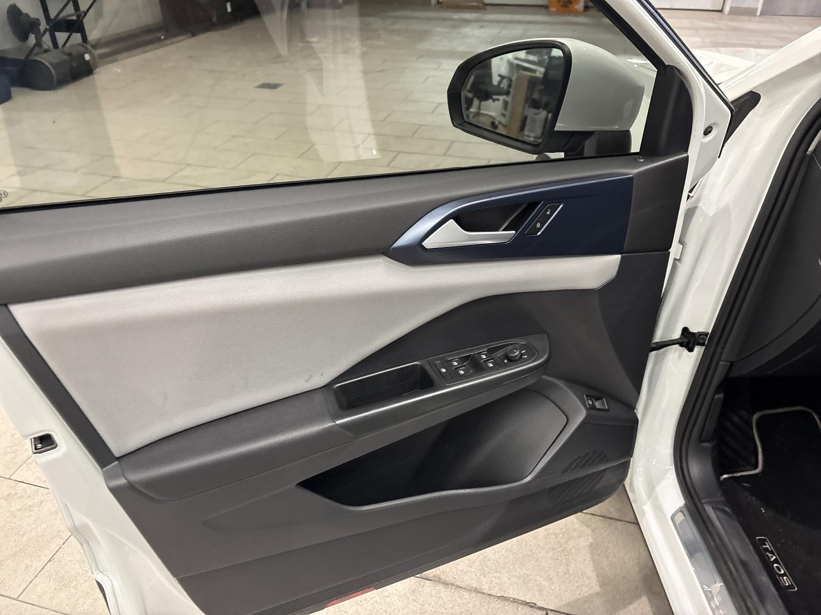 2022 Volkswagen Taos SE FWD