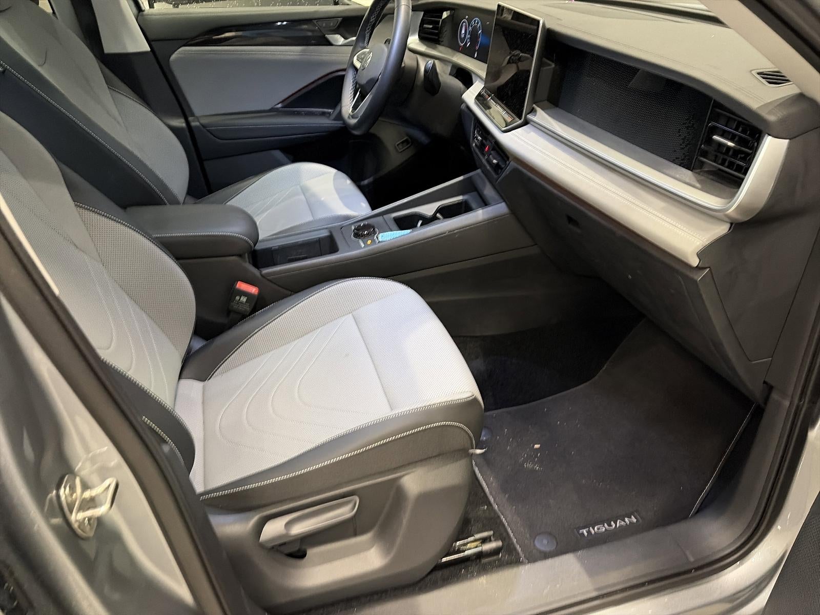 2025 Volkswagen Tiguan 2.0T SE 4MOTION