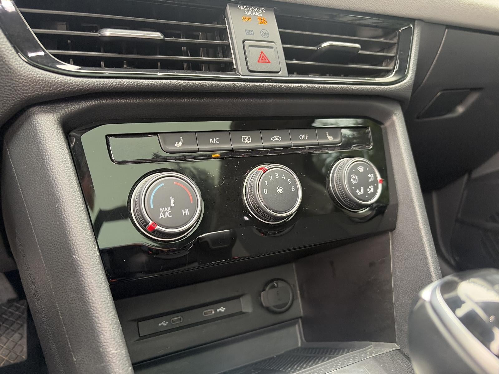 2023 Volkswagen Taos SE 4MOTION *Ltd Avail*