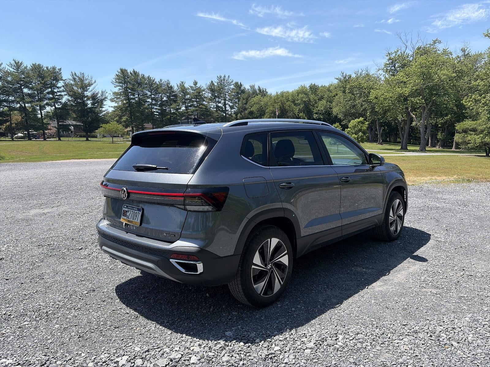 2025 Volkswagen Taos SE 4MOTION