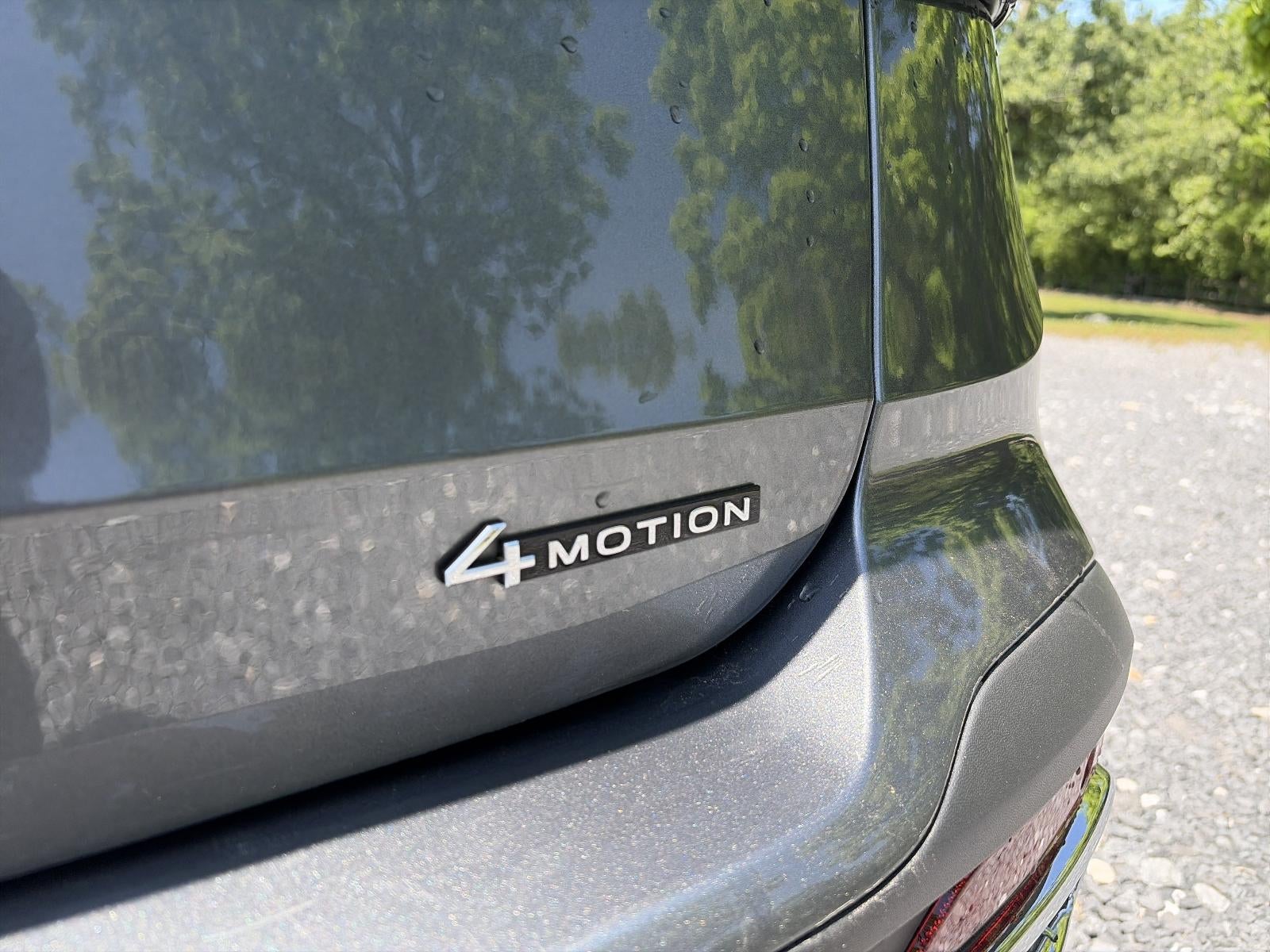 2025 Volkswagen Taos SE 4MOTION