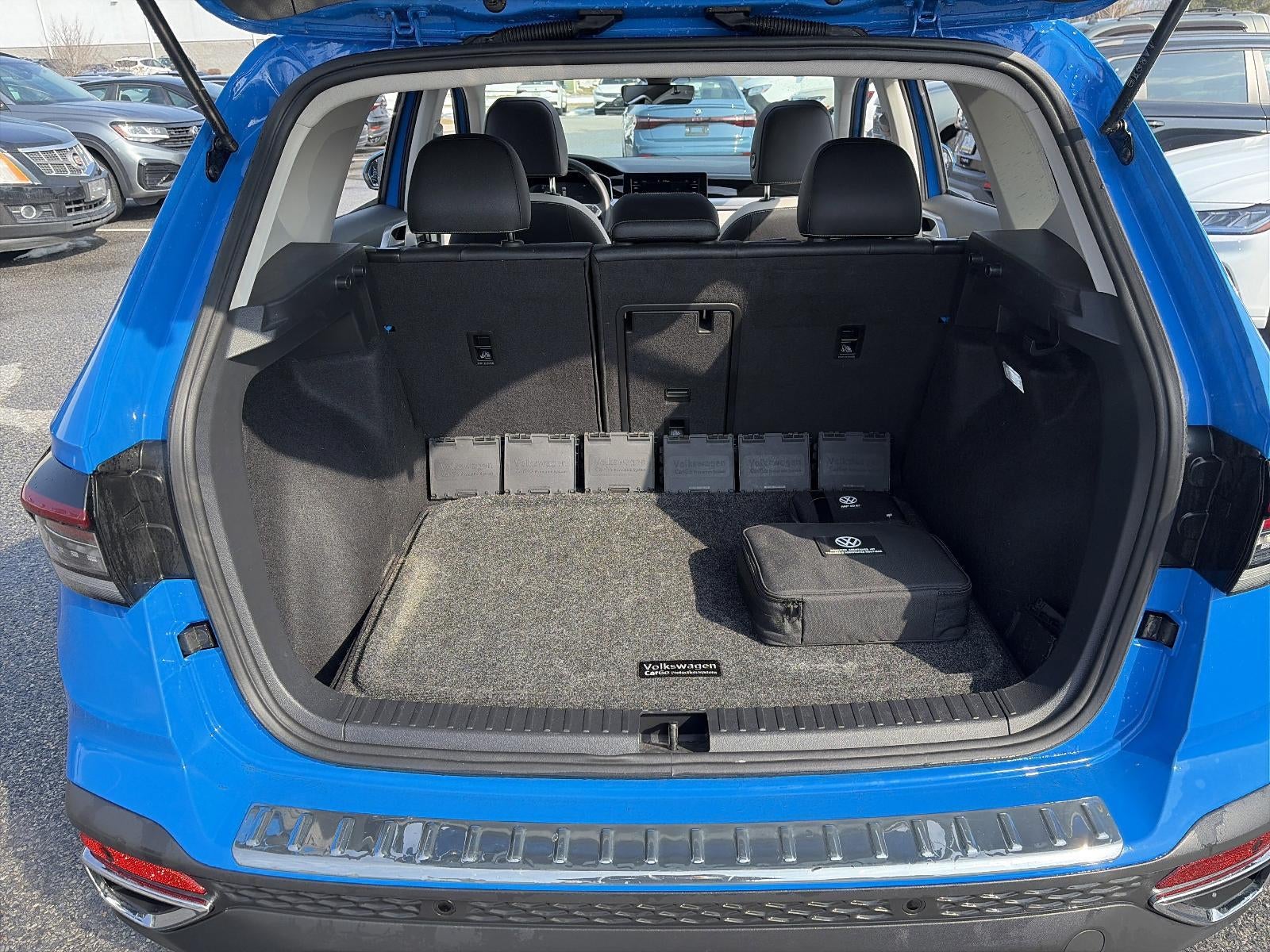 2025 Volkswagen Taos SE 4MOTION