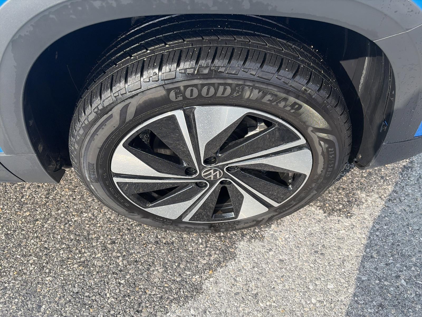 2025 Volkswagen Taos SE 4MOTION