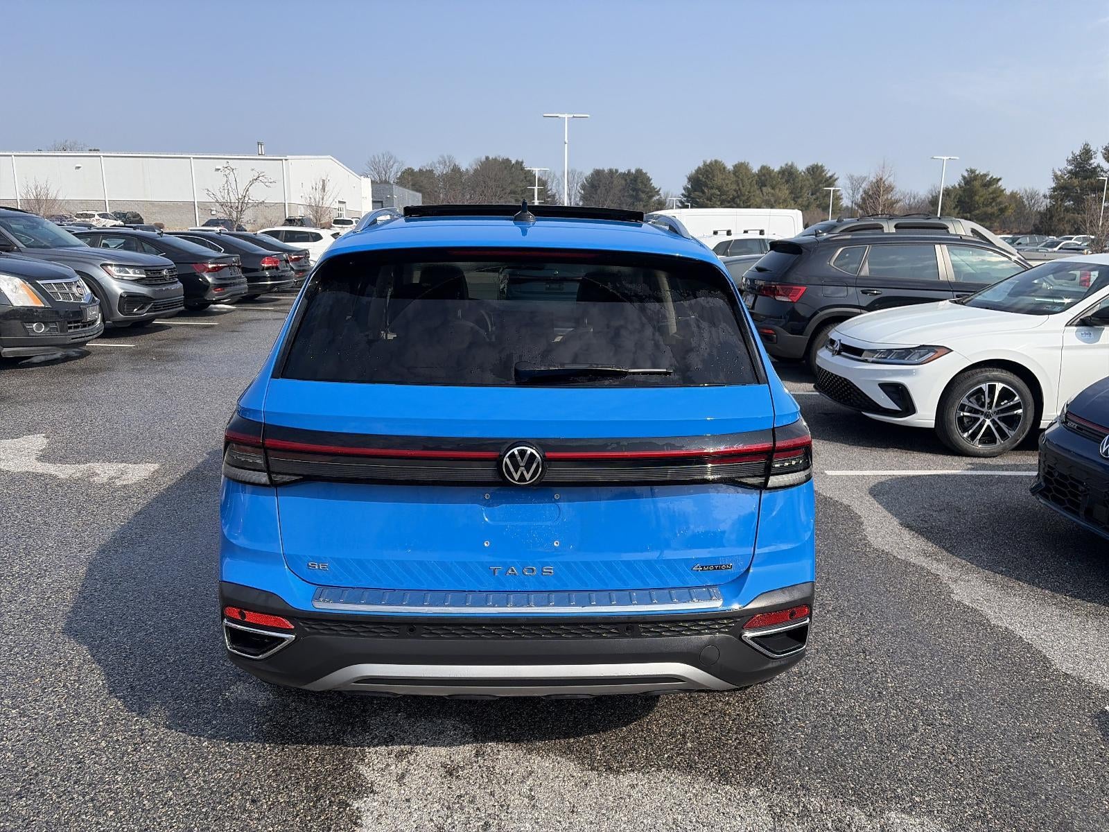 2025 Volkswagen Taos SE 4MOTION