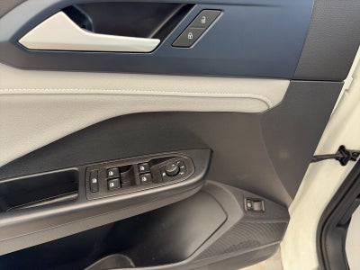 2024 Volkswagen Taos SE 4MOTION