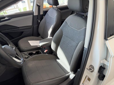 2024 Volkswagen Taos SE 4MOTION