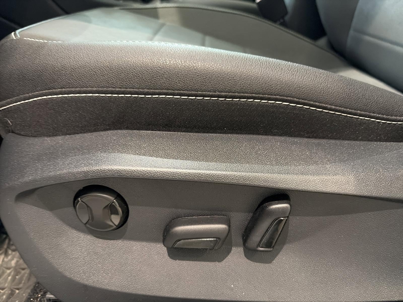 2024 Volkswagen Taos SE 4MOTION