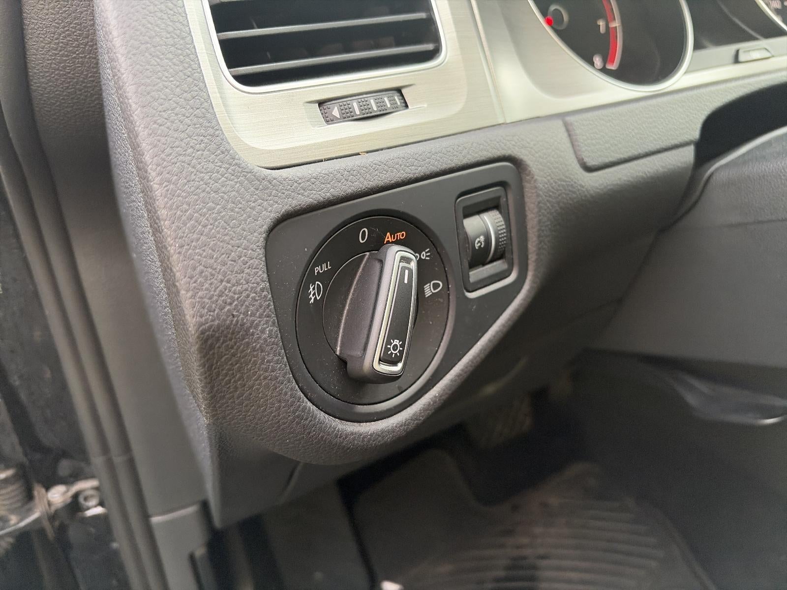 2015 Volkswagen Golf 4dr HB Auto TSI SE