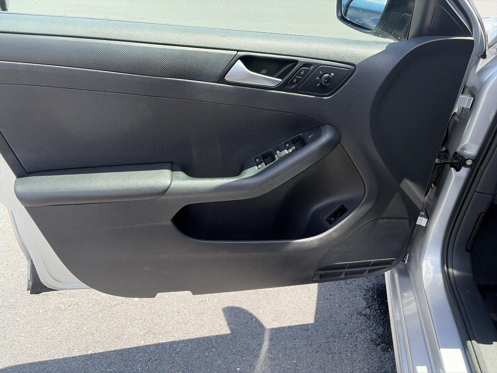 2016 Volkswagen Jetta 4dr Auto 1.4T S Sedan
