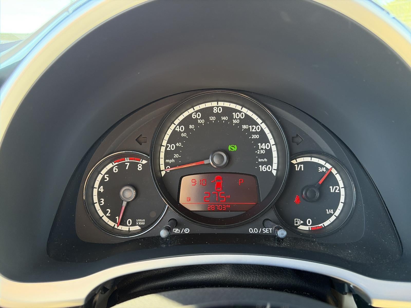 2013 Volkswagen Beetle Convertible 2dr Auto 2.5L PZEV