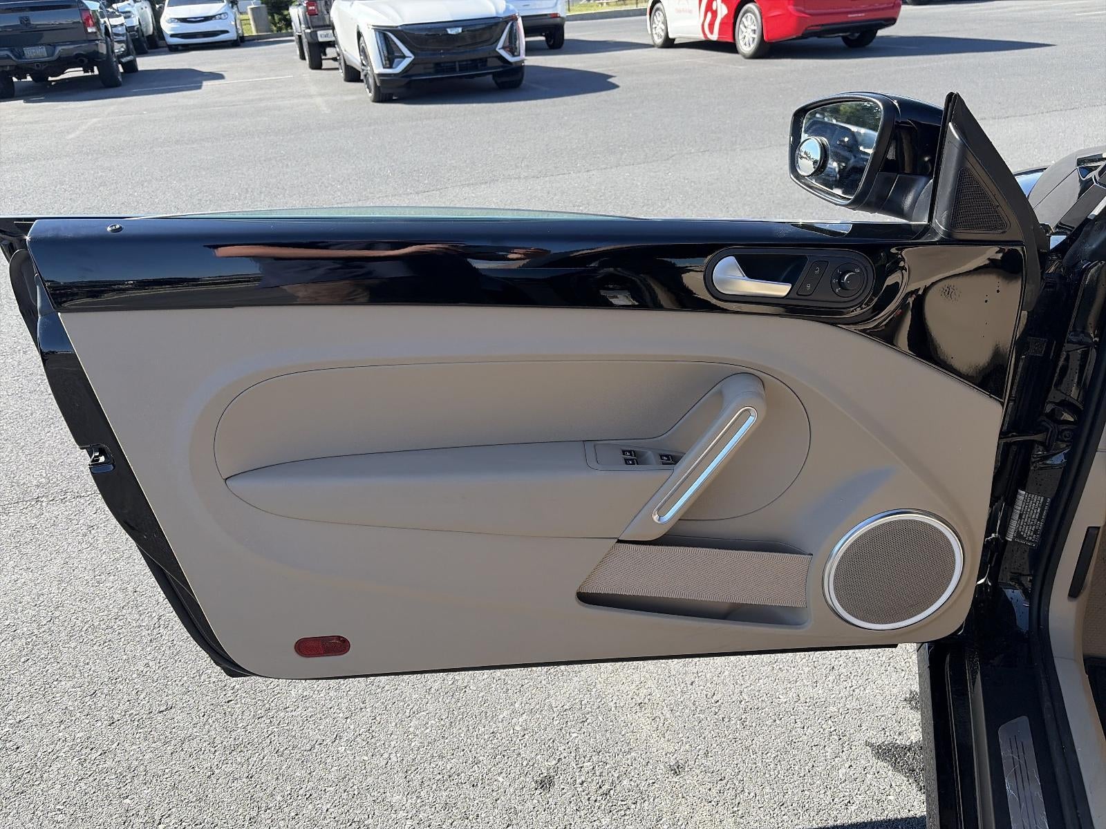 2013 Volkswagen Beetle Convertible 2dr Auto 2.5L PZEV