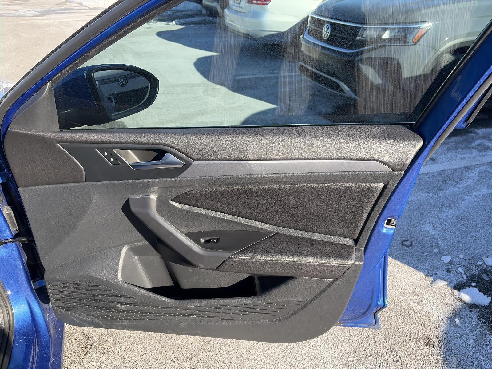 2023 Volkswagen Jetta SE Auto