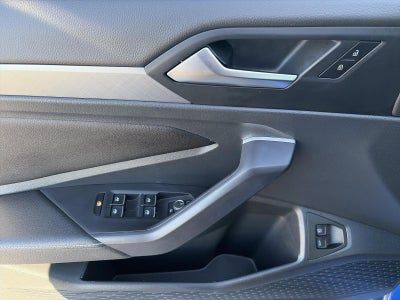 2023 Volkswagen Jetta SE Auto