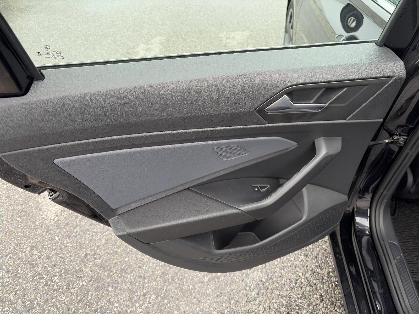 2025 Volkswagen Jetta SE Auto