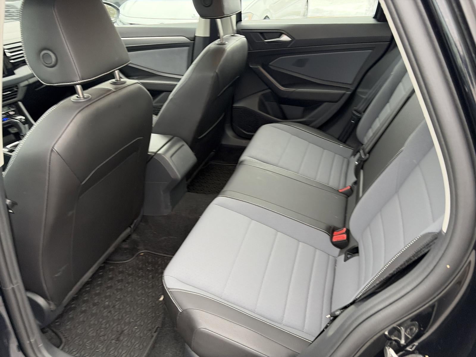 2025 Volkswagen Jetta SE Auto