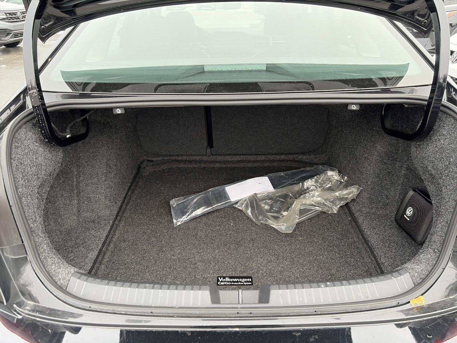 2025 Volkswagen Jetta SE Auto