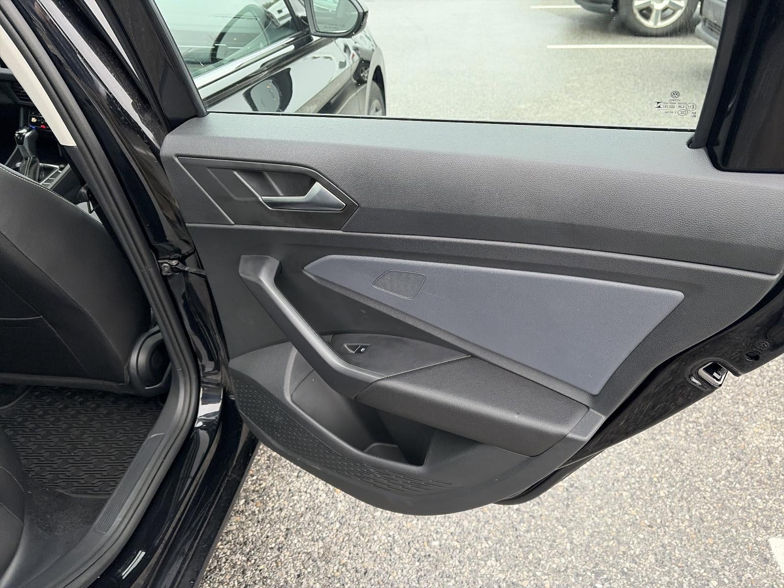 2025 Volkswagen Jetta SE Auto