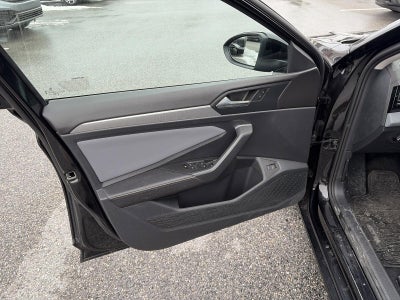 2025 Volkswagen Jetta SE Auto