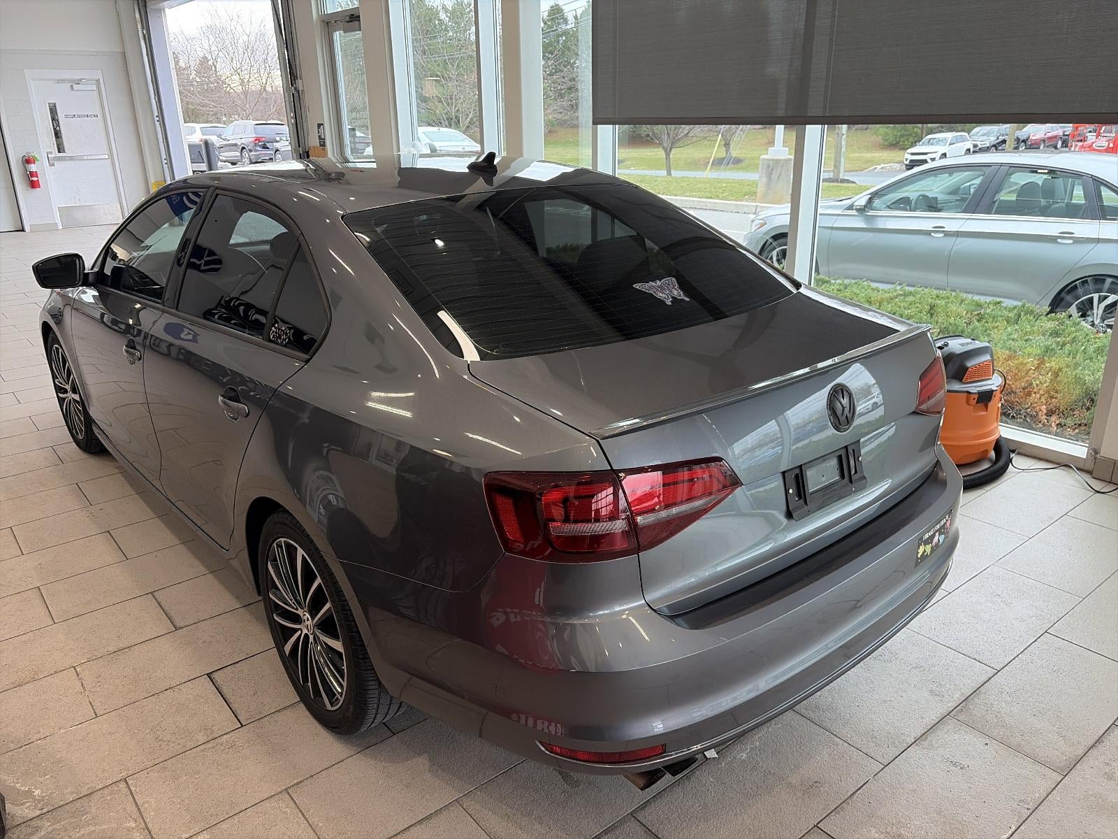2016 Volkswagen Jetta 4dr Auto 1.8T Sport PZEV Sedan