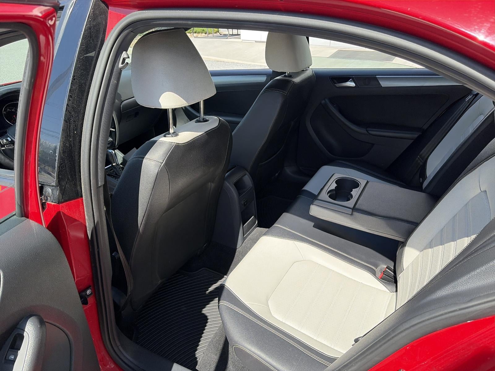 2016 Volkswagen Jetta 4dr Auto 1.8T Sport PZEV Sedan
