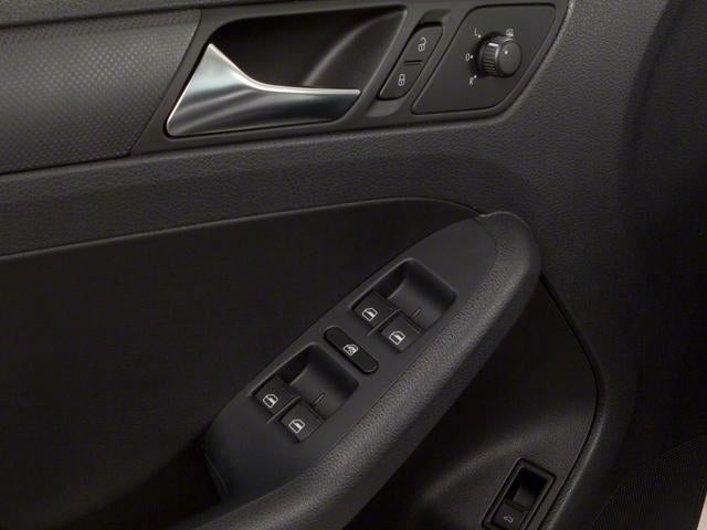 2011 Volkswagen Jetta 4dr Auto SE PZEV Sedan