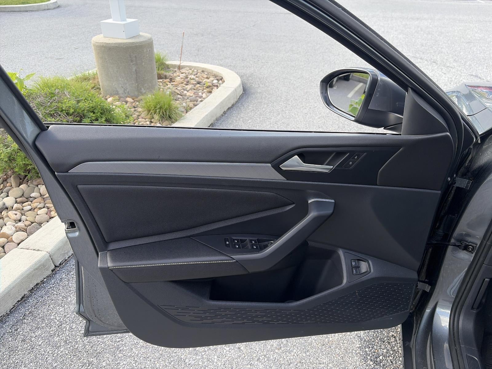2024 Volkswagen Jetta SE Auto