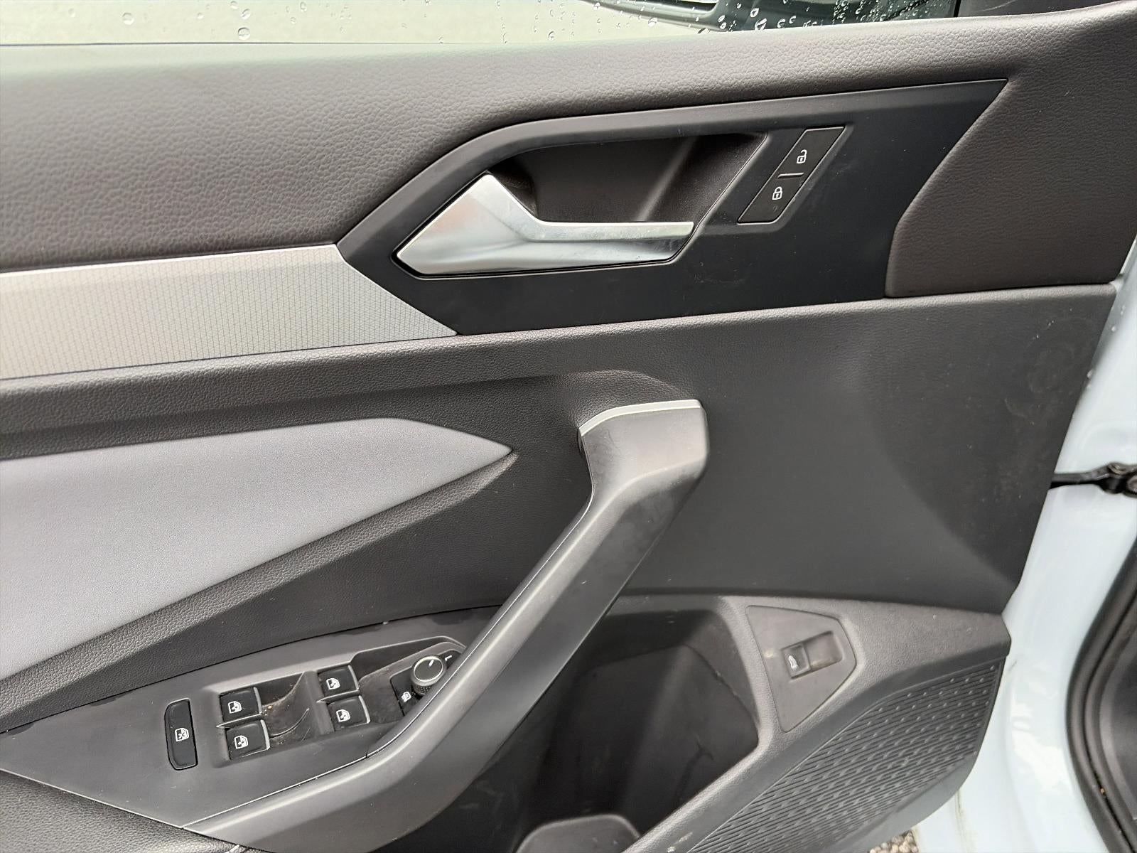 2025 Volkswagen Jetta SE Auto