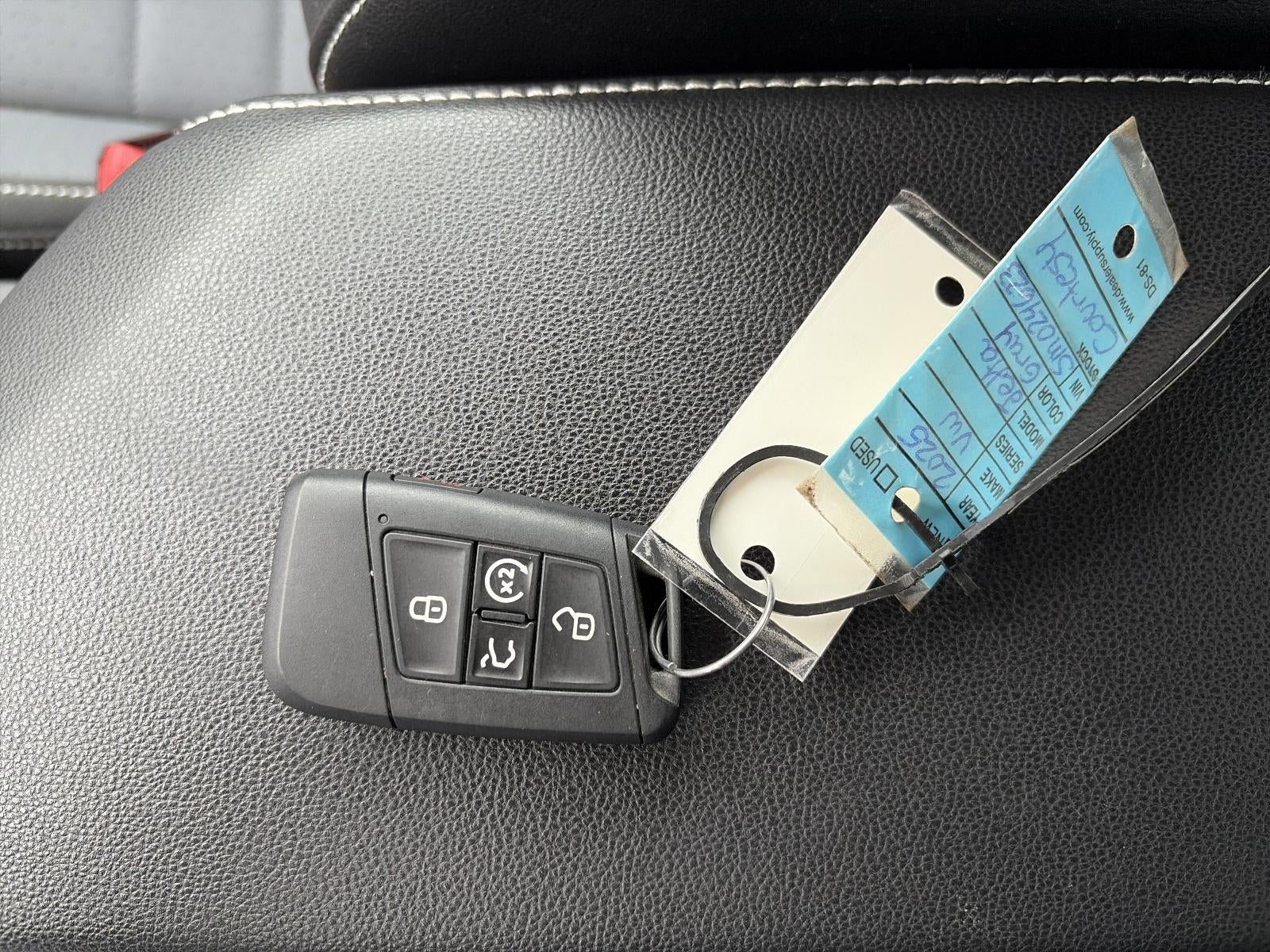 2025 Volkswagen Jetta SE Auto