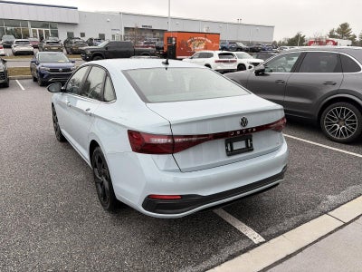 2025 Volkswagen Jetta SE Auto