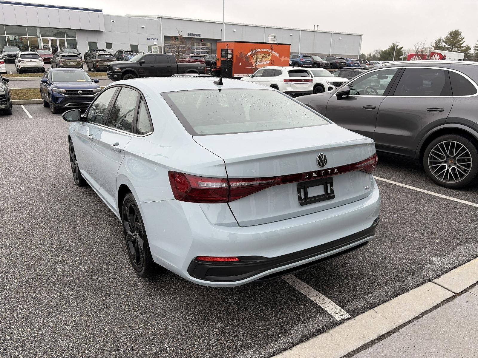 2025 Volkswagen Jetta SE Auto