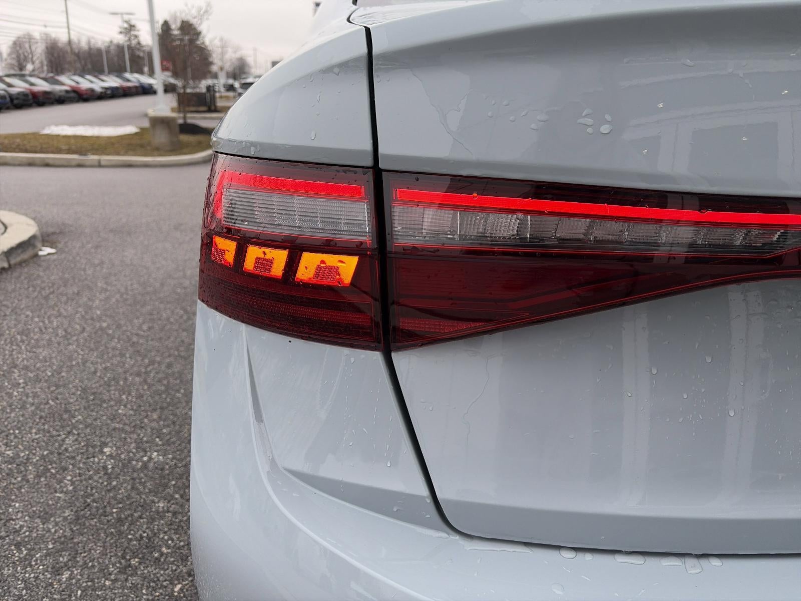 2025 Volkswagen Jetta SE Auto