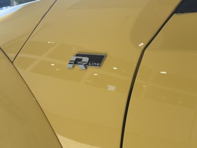 2014 Volkswagen Beetle 2dr DSG 2.0T Turbo R-Line PZEV