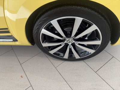 2014 Volkswagen Beetle 2dr DSG 2.0T Turbo R-Line PZEV
