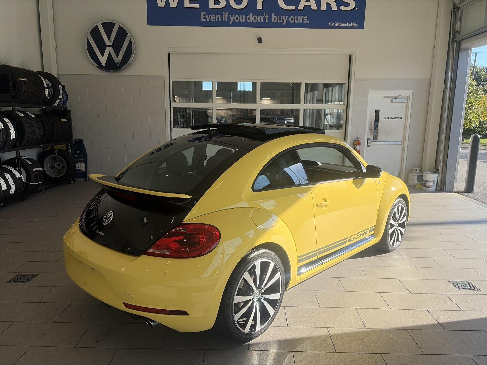 2014 Volkswagen Beetle 2dr DSG 2.0T Turbo R-Line PZEV