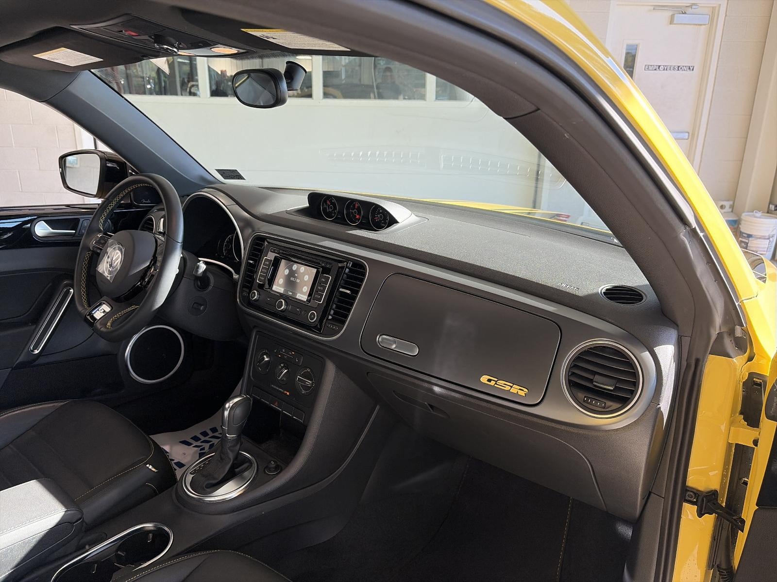 2014 Volkswagen Beetle 2dr DSG 2.0T Turbo R-Line PZEV