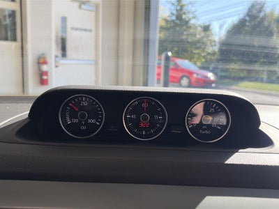 2014 Volkswagen Beetle 2dr DSG 2.0T Turbo R-Line PZEV