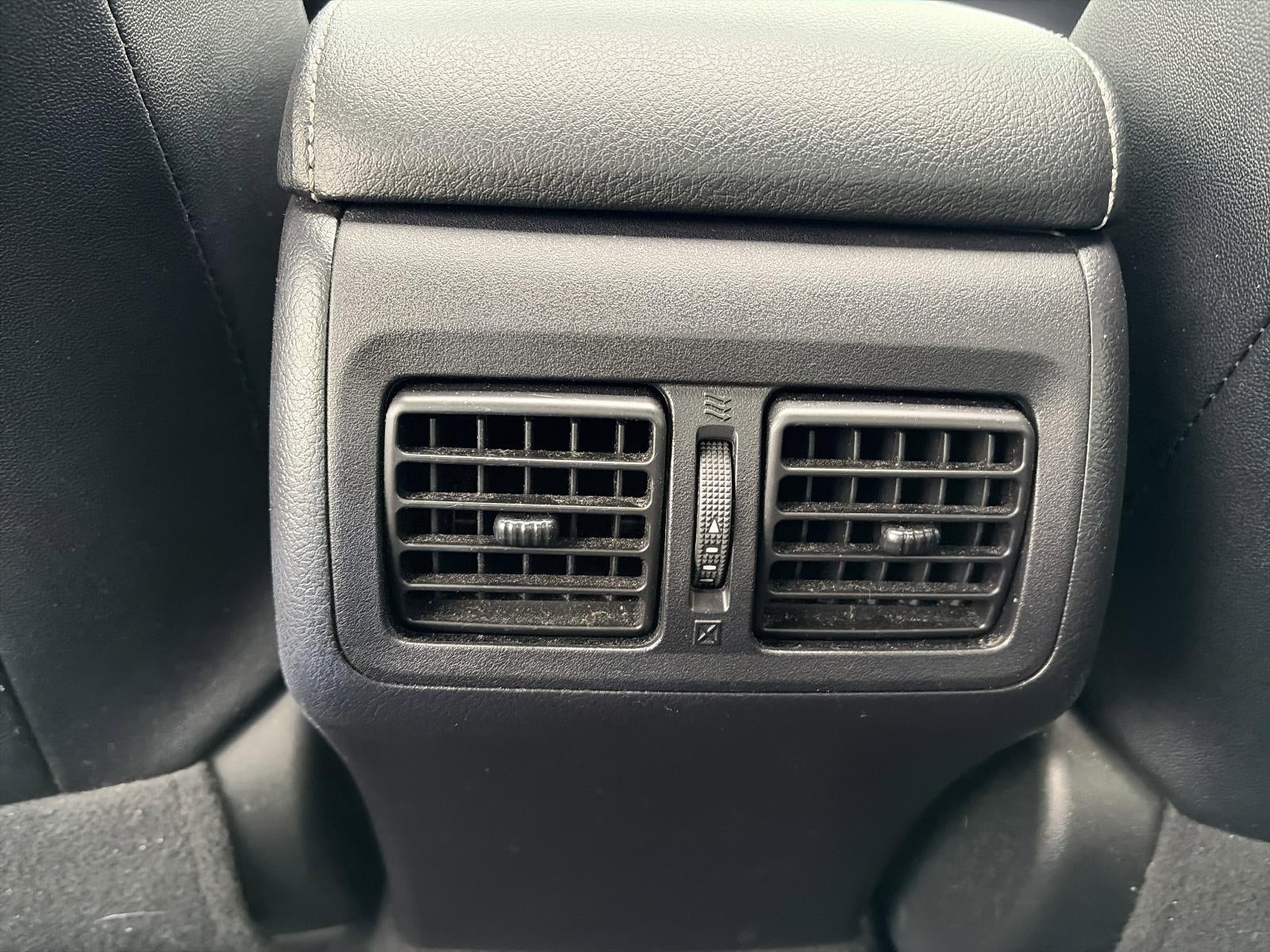 2016 Toyota Camry Hybrid 4dr Sdn XLE (GS)