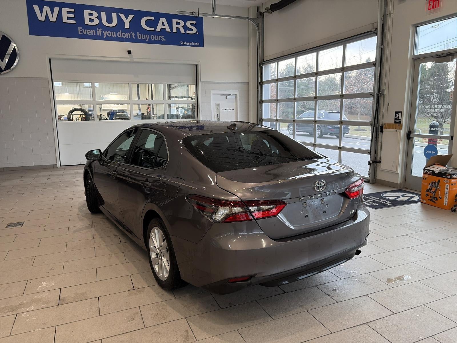 2023 Toyota Camry LE Auto (SE)