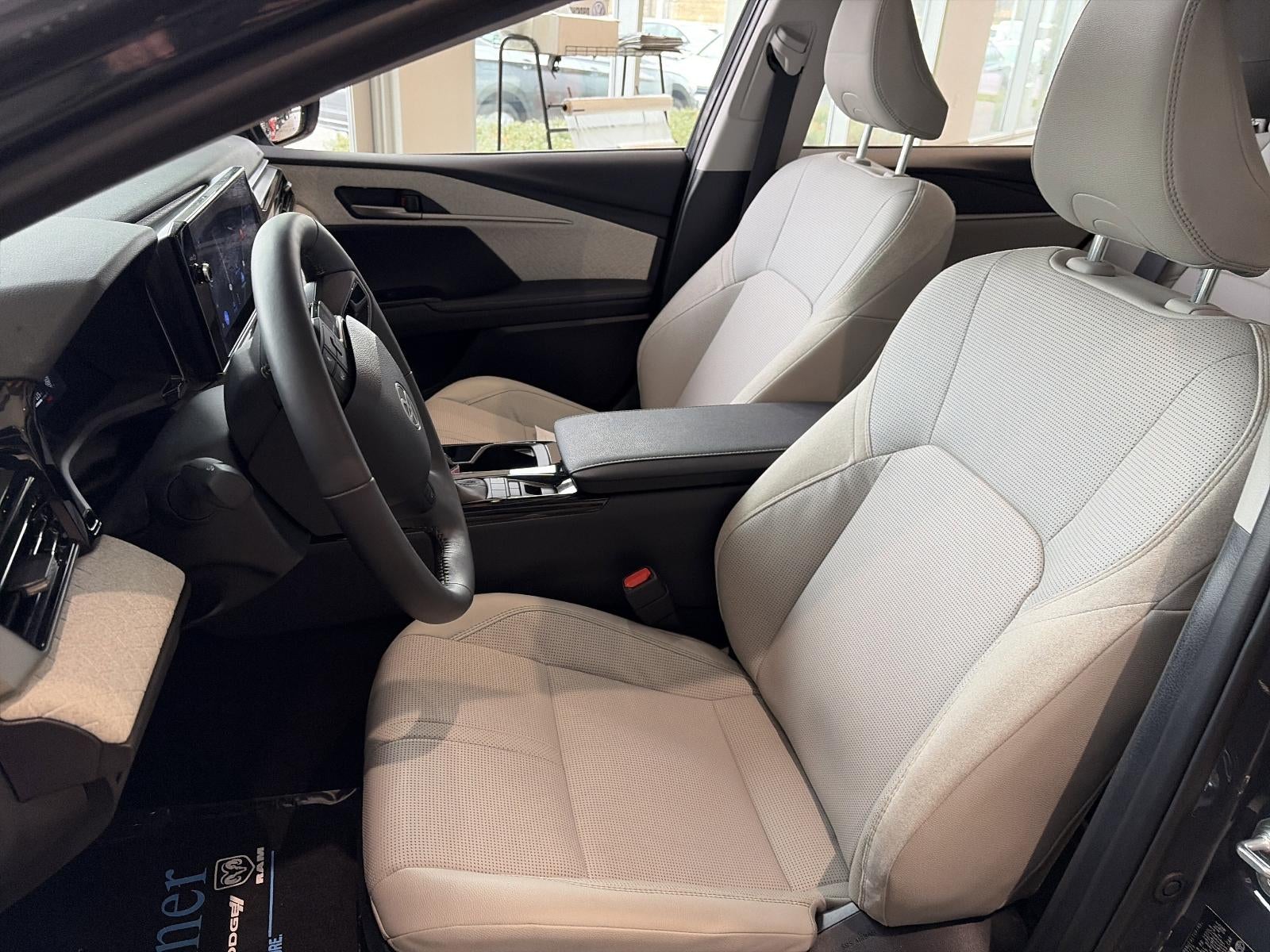 2025 Toyota Camry XSE AWD (Natl)