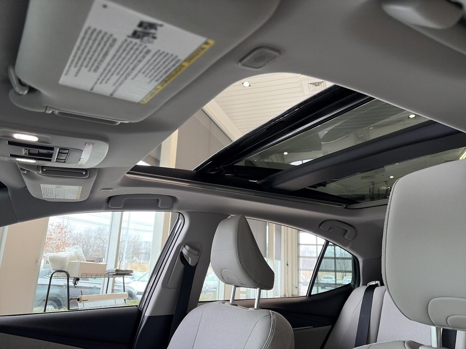 2025 Toyota Camry XSE AWD (Natl)