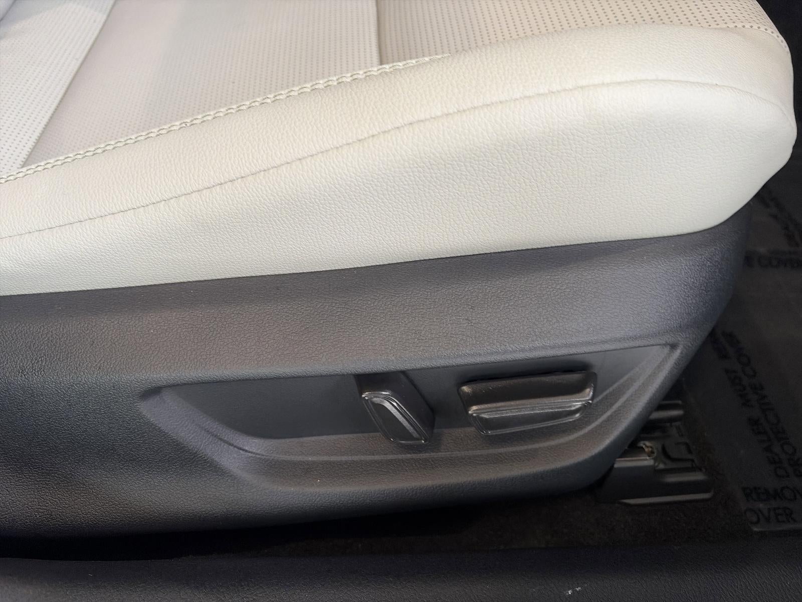 2025 Toyota Camry XSE AWD (Natl)