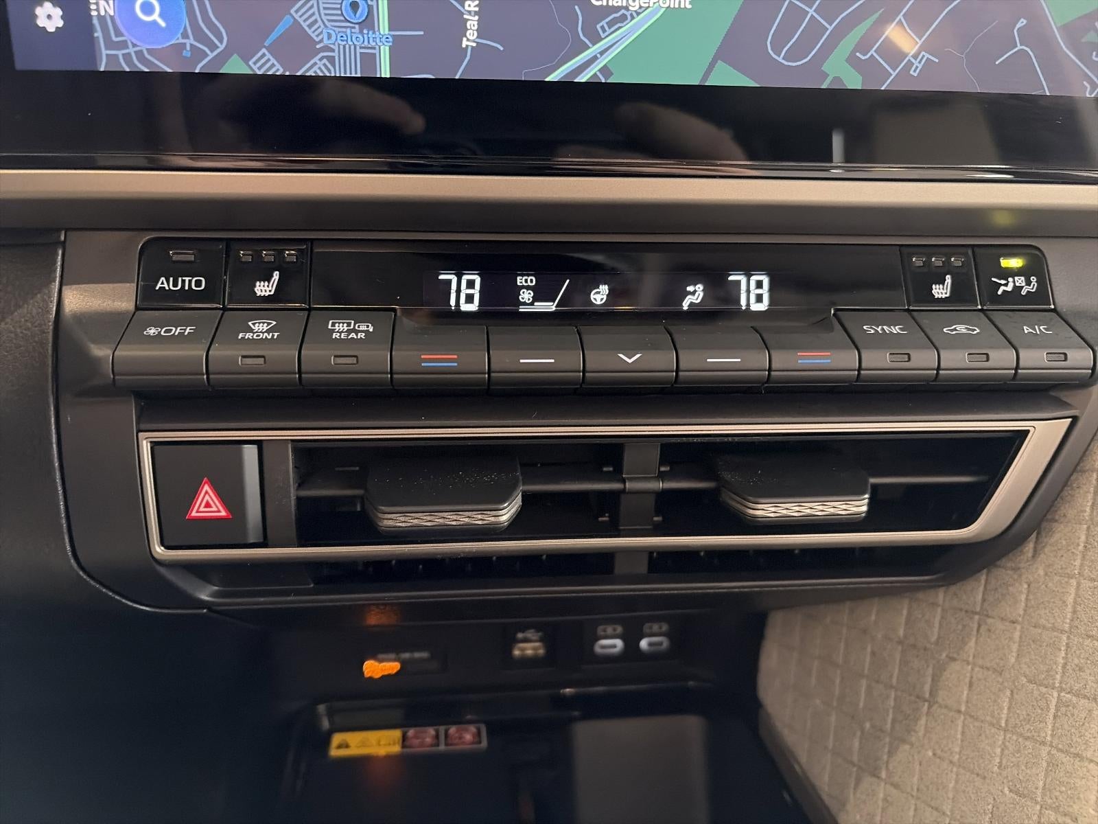 2025 Toyota Camry XSE AWD (Natl)