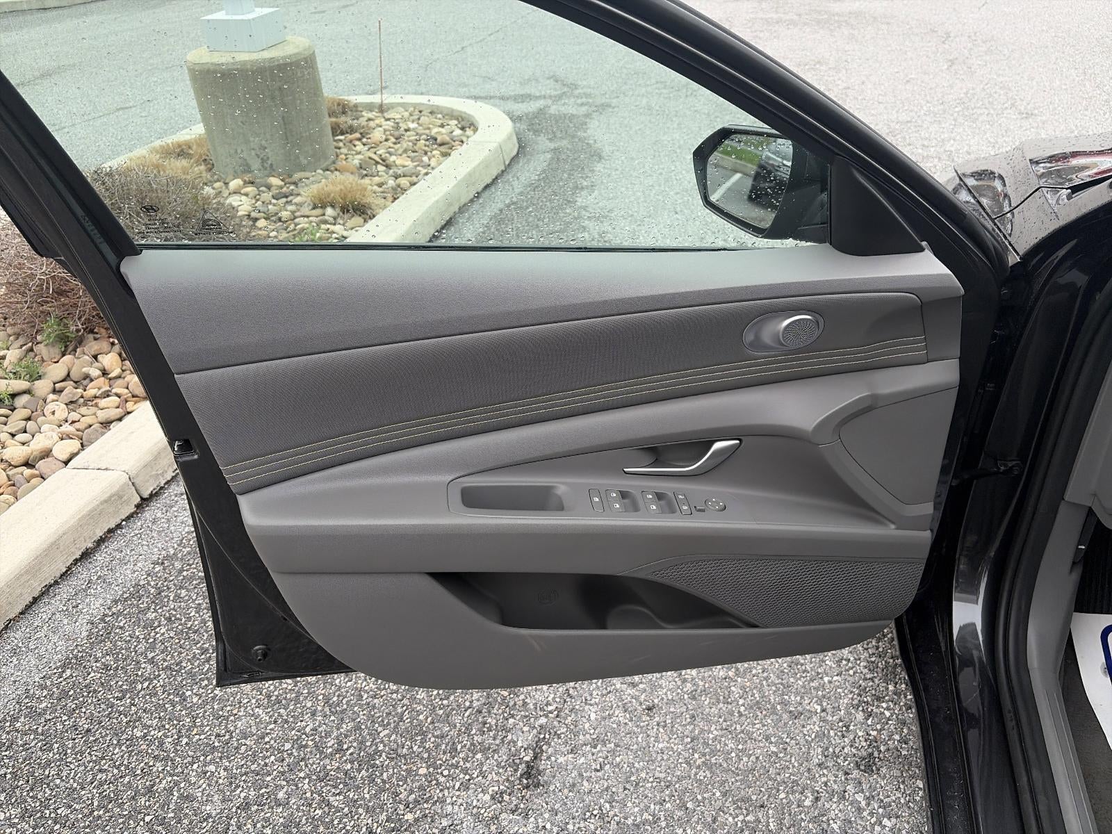 2022 Hyundai ELANTRA SEL IVT