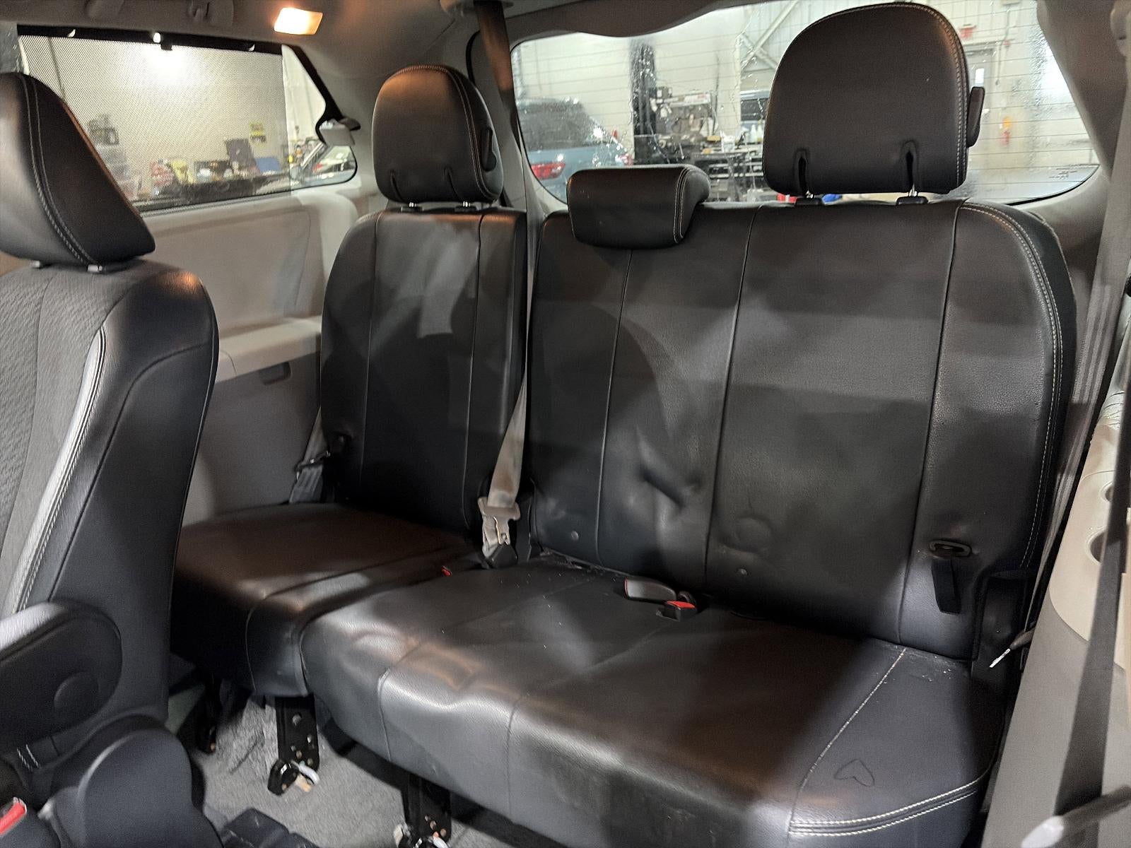 2013 Toyota Sienna 5dr 8-Pass Van V6 SE FWD (Natl)